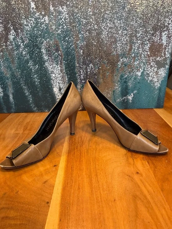 Yves Saint Laurent Vintage 90s Quiet Luxury Leather Peep Toe Heels Taupe/Tan - Picture 9 of 17